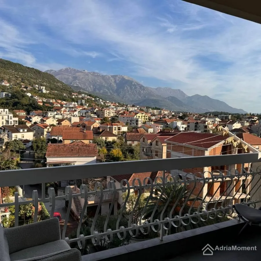 Prodaja, dvosoban stan, 68m², Centar, Tivat