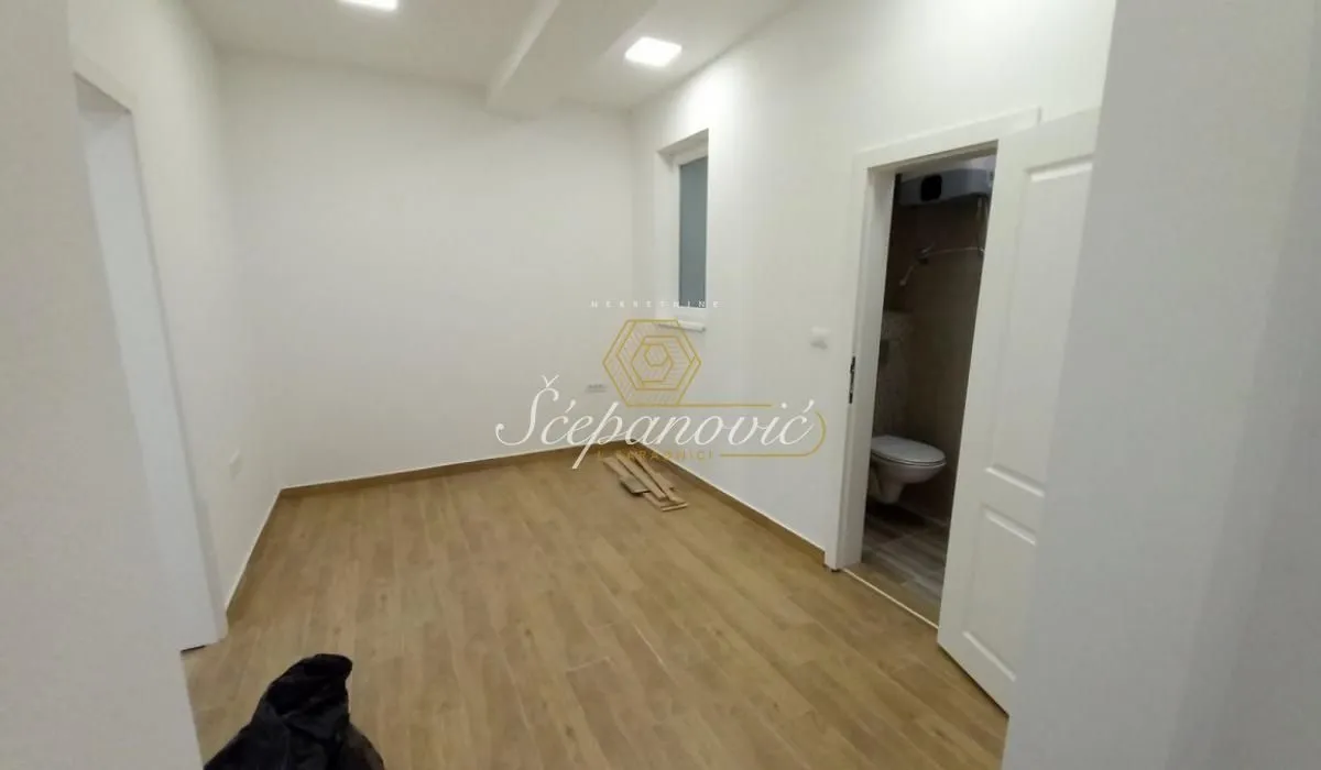 Prodaja, dvosoban stan, 57m², Centar, Novi Sad