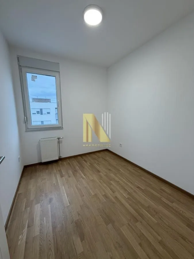 Prodaja, trosoban stan, 74m², Avijatičarsko naselje, Novi Sad Sve Podlokacije