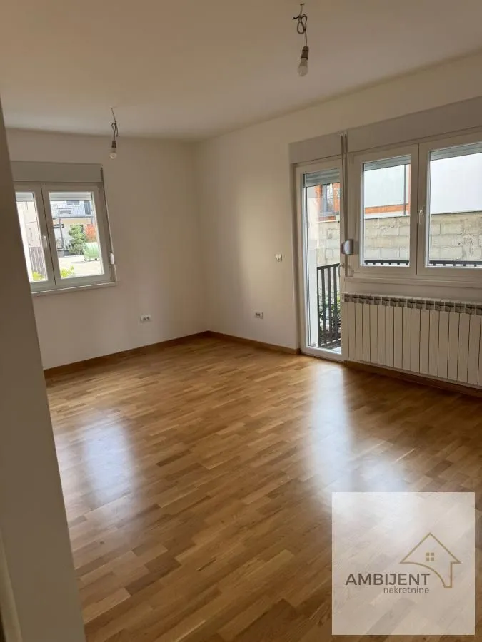 Izdavanje, dvosoban stan, 40m², Ledine, Beograd