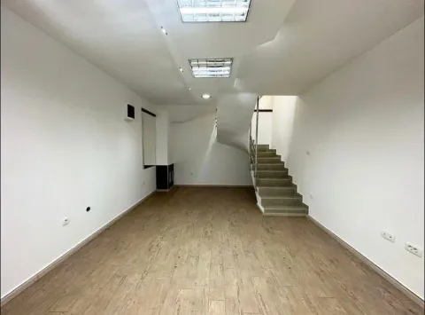 Rent, office space, 57m², Centar, Nikšić - image 8