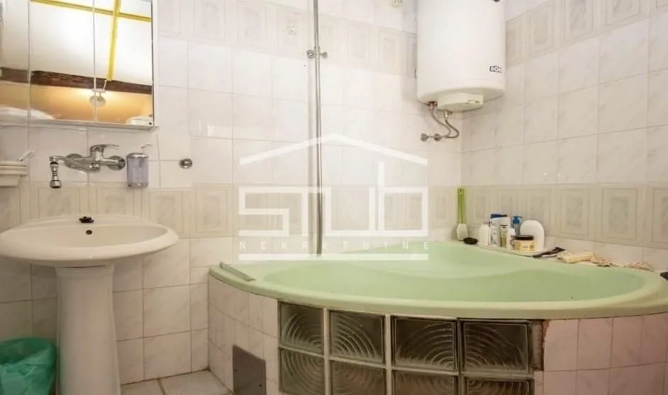 Izdavanje, trosoban stan, 125m², Stari Grad, Beograd
