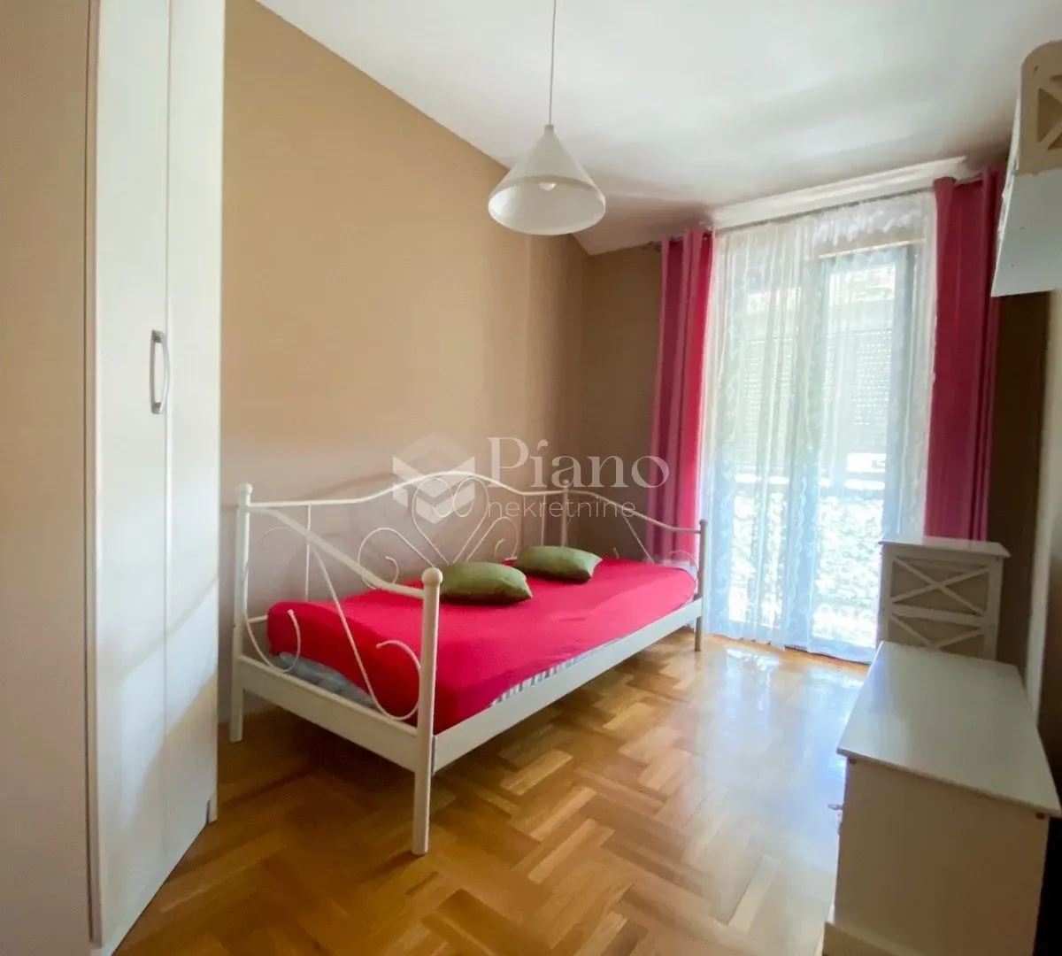 Rent, two bedroom apartment, 55m², Podgorica, Crna Gora