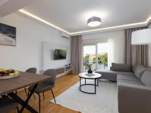 Izdavanje, dvosoban stan, 67m², Bečići, Budva - image 7