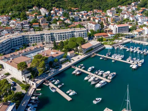 Prodaja, dvosoban stan, 94m², Kotor, Crna Gora - image 1
