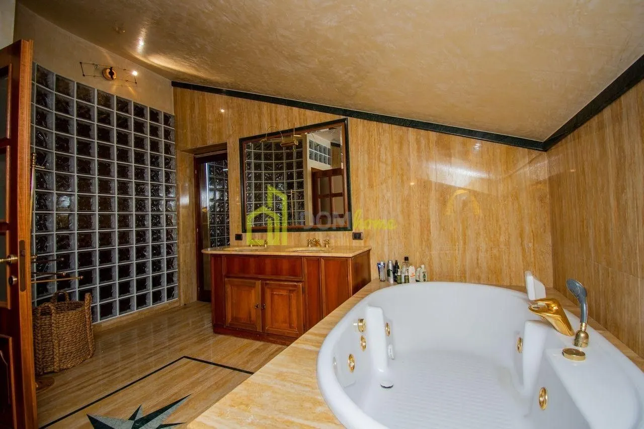 Rent, house, 750m², Gorica C, Podgorica