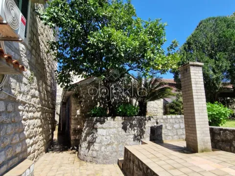 Sale, house, 130m², Kotor, Crna Gora - image 2