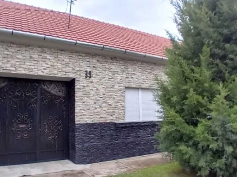  House for Sale, 145m2, Kikinda