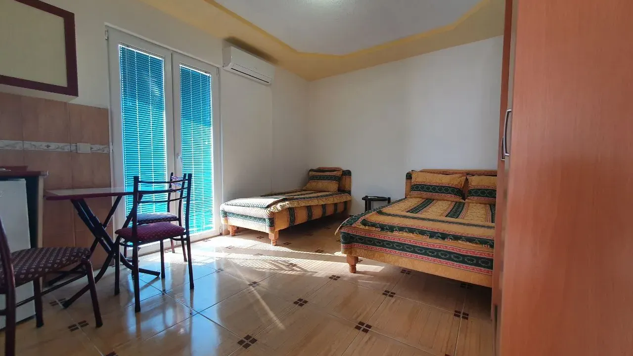Daily-rent, one bedroom apartment, 35m², Šušanj, Bar