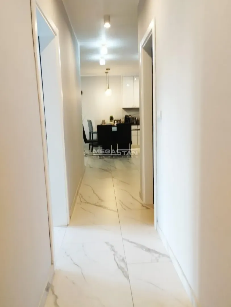 Prodaja, trosoban stan, 94m², Pančevo, Srbija