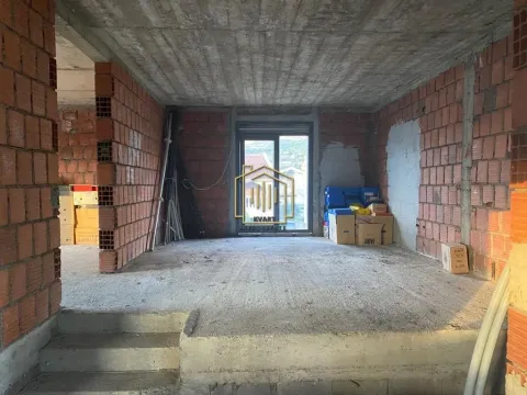 Sale, house, 350m², Zlatica, Podgorica - image 10