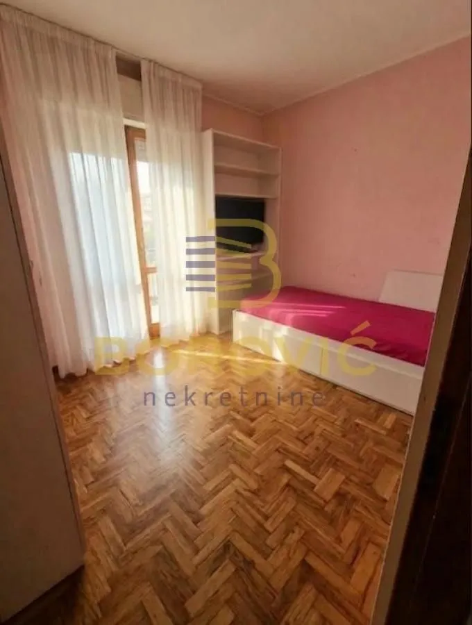 Prodaja, trosoban stan, 74m², Labudovo Brdo, Beograd