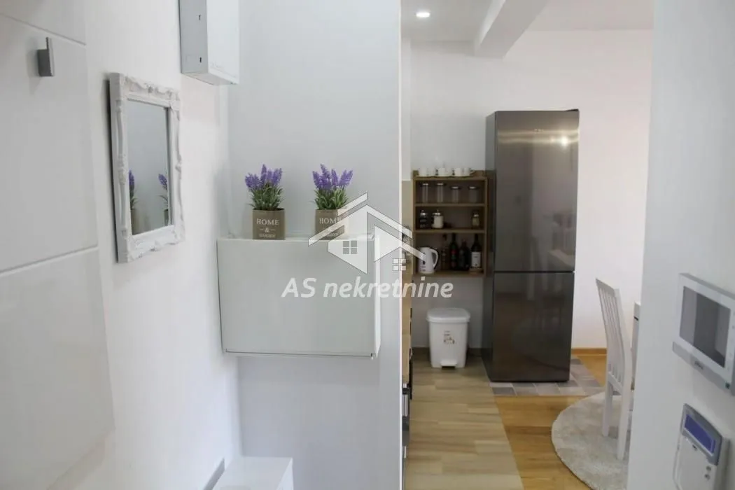Izdavanje, dvosoban stan, 50m², Lekino Brdo, Voždovac Sve Podlokacije