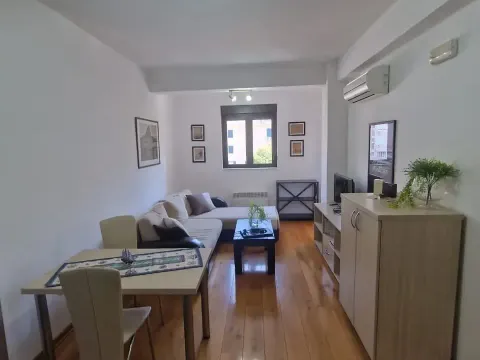 Izdavanje, stan, 41m², Tivat, Crna Gora - image 2