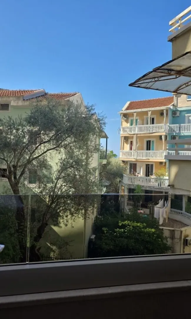 Prodaja, dvosoban stan, 64m², Rafailovići, Budva