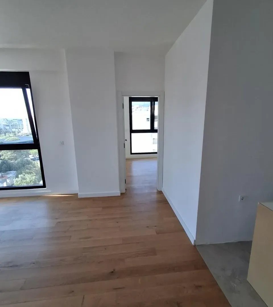 Prodaja, dvosoban stan, 82m², Centar, Bar