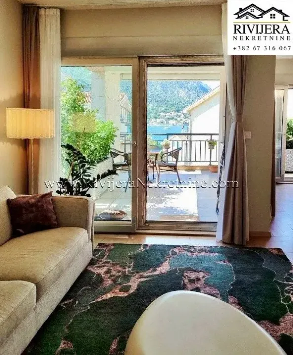 Sale, three bedroom apartment, 114m², Dobrota, Kotor