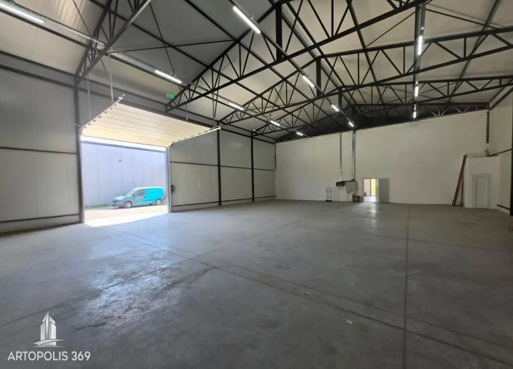 Rent, office space, 536m², Čukarica, Beograd