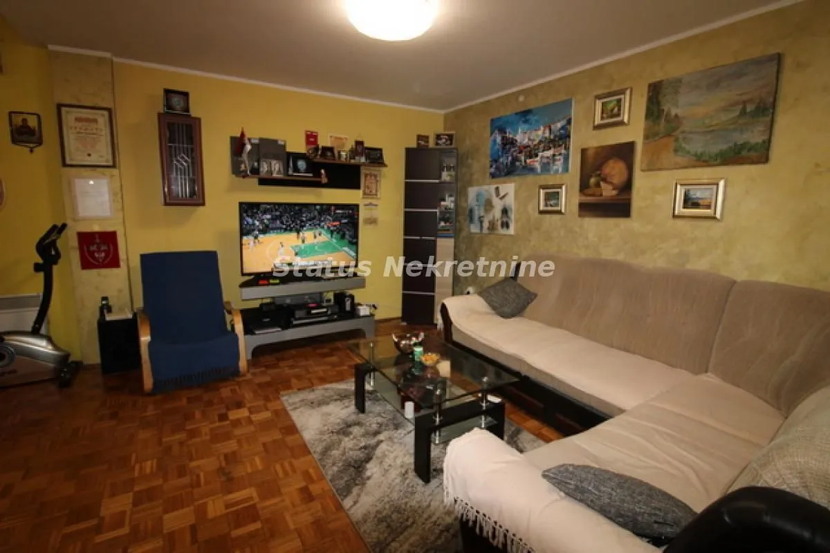 Prodaja, trosoban stan, 67m², Novo naselje, Novi Sad