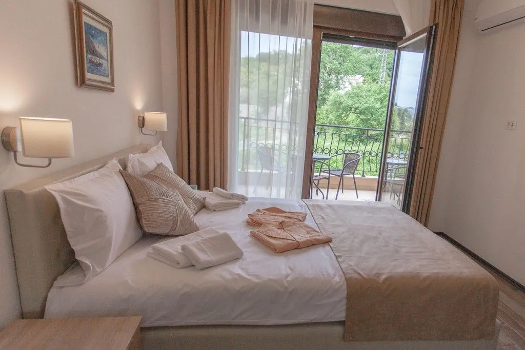Sale, apartment, 140m², Kamenovo, Budva