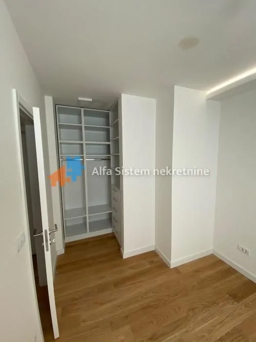 Izdavanje, trosoban stan, 52m², Lekino Brdo, Voždovac Sve Podlokacije