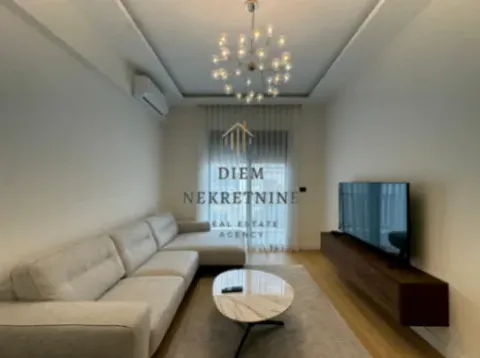 Izdavanje, dvosoban stan, 60m², Gorica C, Podgorica