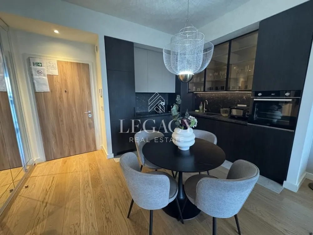 Izdavanje, trosoban stan, 79m², Savski Venac, Beograd