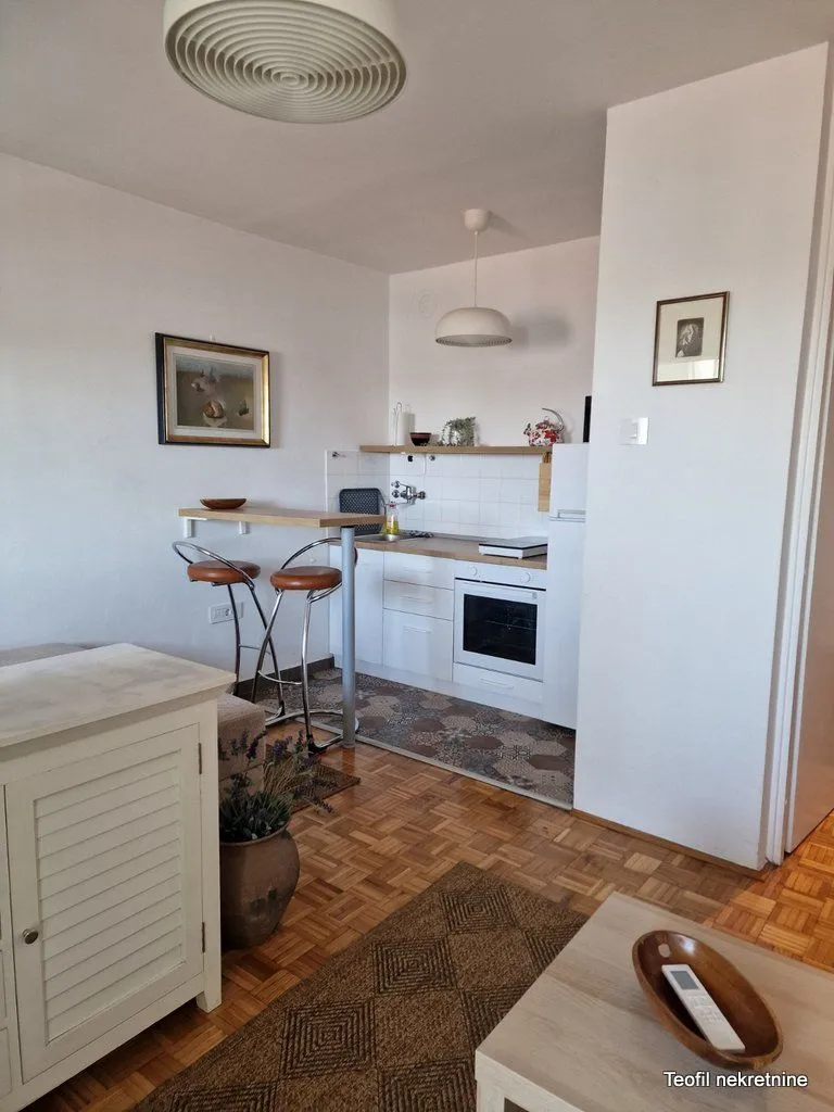 Izdavanje, garsonjera, 33m², Stari Grad, Beograd