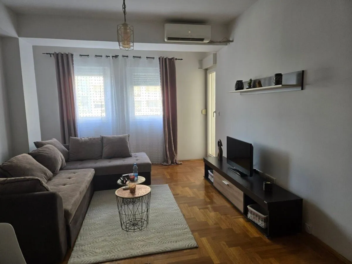 Izdavanje, dvosoban stan, 75m², City Kvart, Podgorica