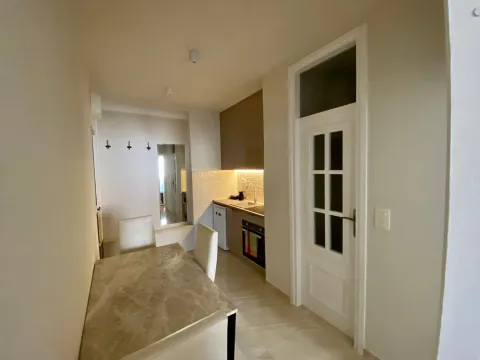 Rent, one bedroom apartment, 45m², Budva, Crna Gora - image 10