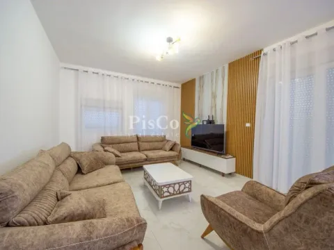 Izdavanje, dvosoban stan, 76m², Preko Morače, Podgorica