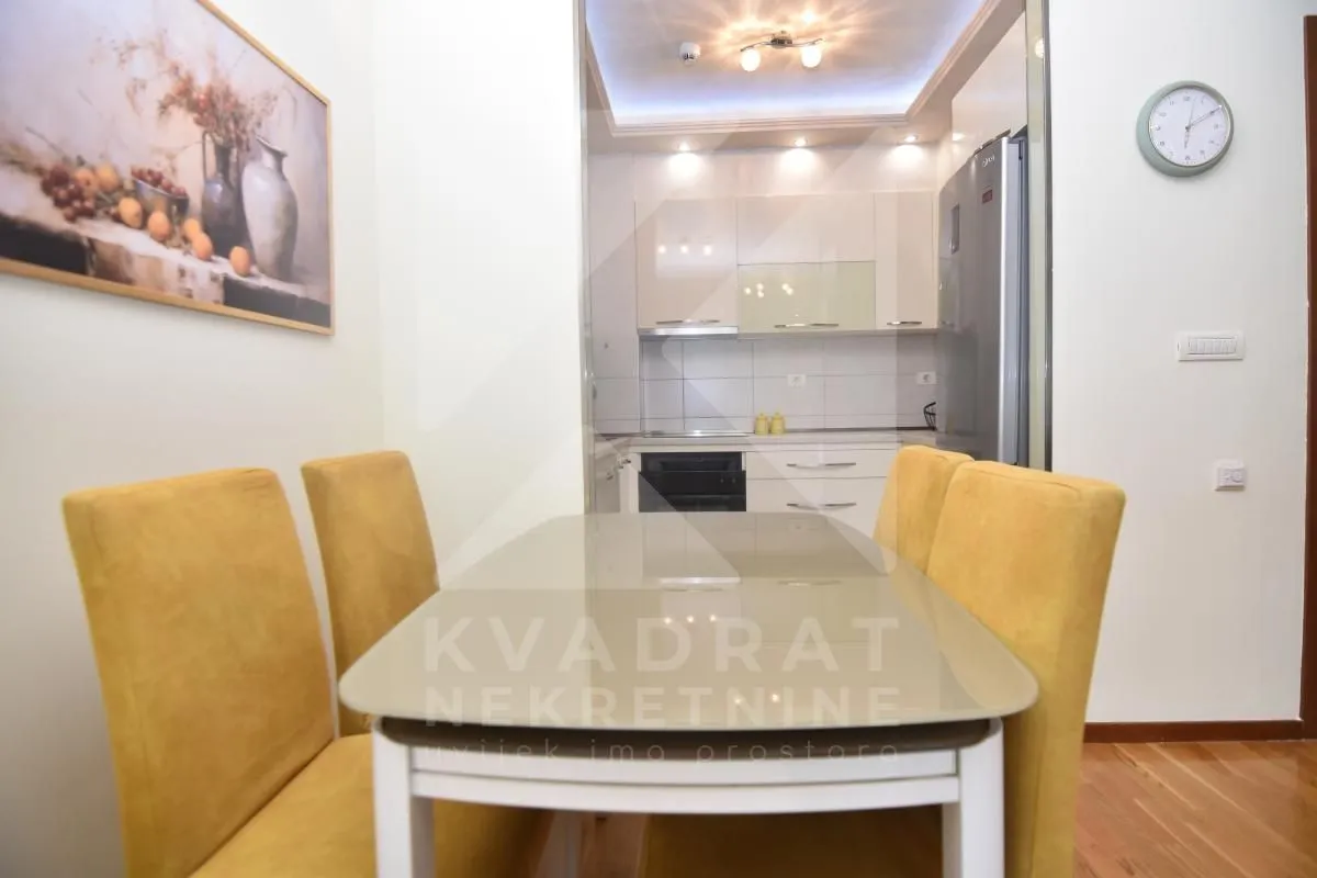 Izdavanje, jednosoban stan, 50m², City Kvart, Podgorica