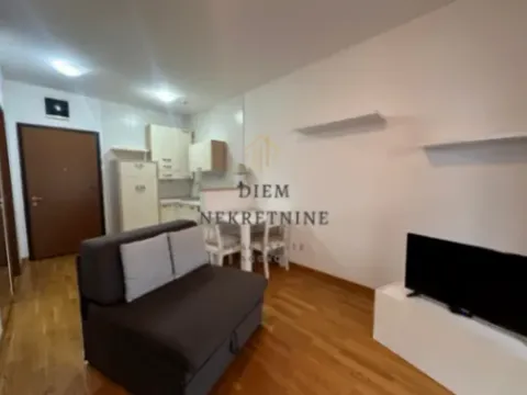 Izdavanje, garsonjera, 34m², City Kvart, Podgorica - image 4