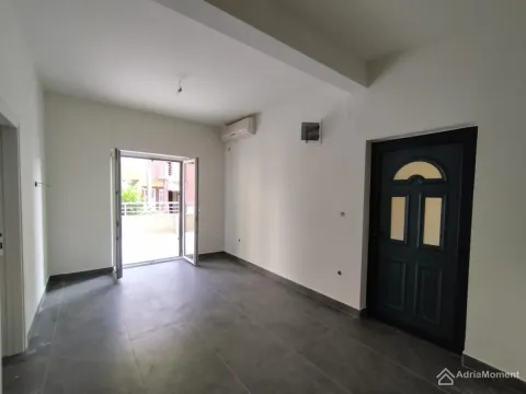 Sale, two bedroom apartment, 74m², Đenovići, Herceg Novi - image 5