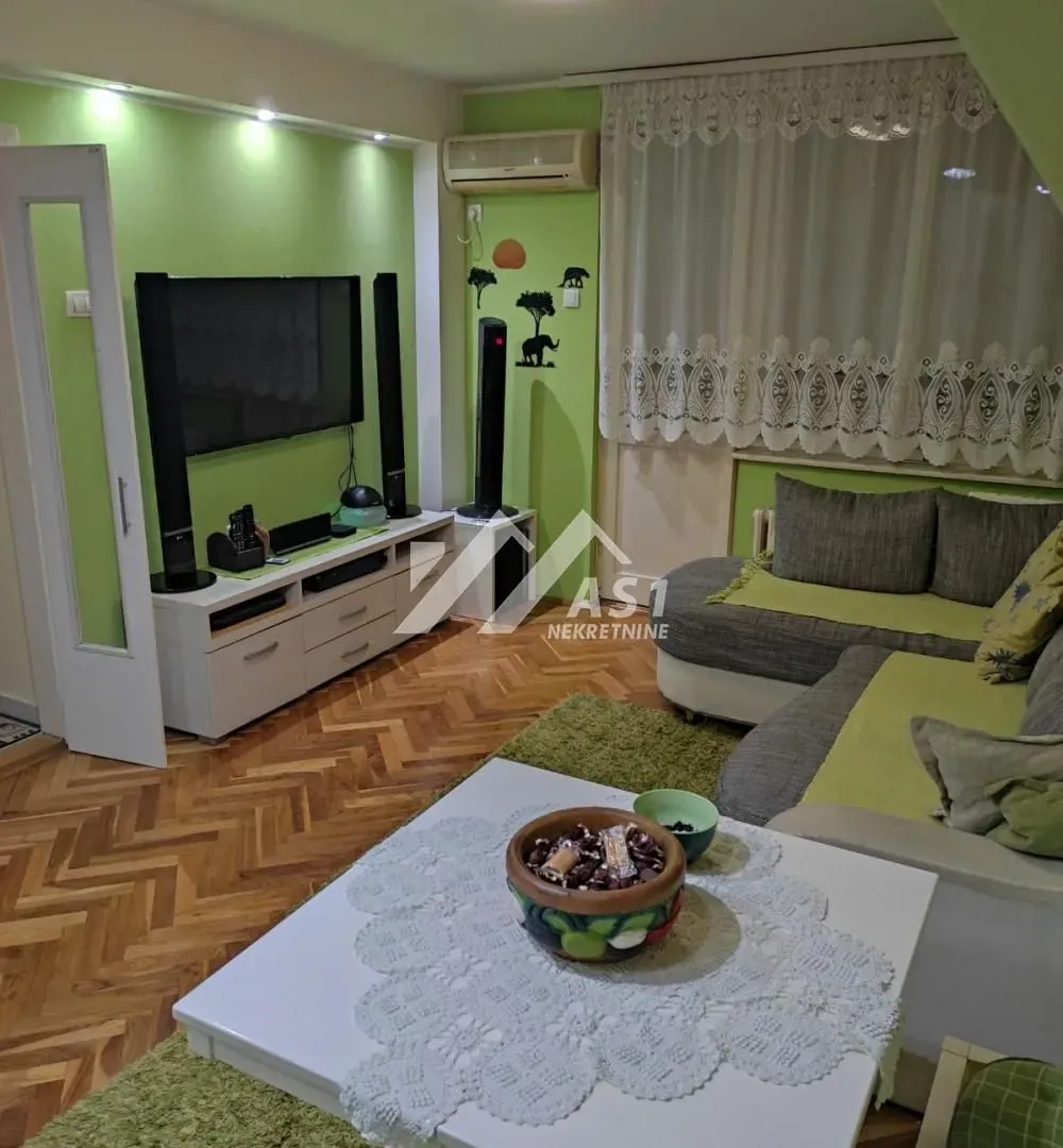 Izdavanje, trosoban stan, 60m², Železnička Stanica, Novi Sad Sve Podlokacije