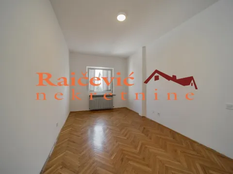 Izdavanje, kuća, 604m², Voždovac Sve Podlokacije, Beograd - image 3