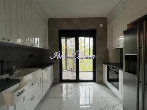 Izdavanje, stan, 120m², Kalenić Pijaca, Vračar Sve Podlokacije - image 4