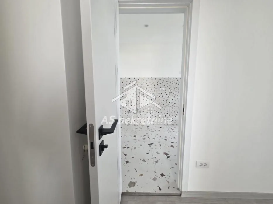 Rent, four bedroom apartment, 76m², Stari Grad, Beograd