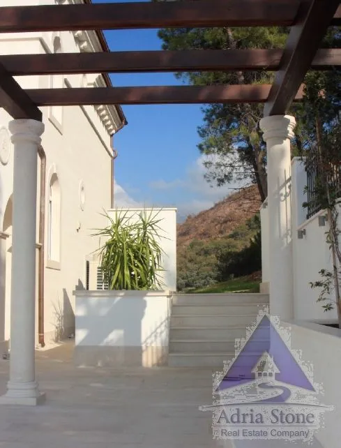 Sale, house, 805m², Sveti Stefan, Budva