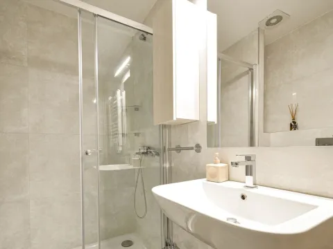 Sale, one bedroom apartment, 48m², Budva, Crna Gora - image 16