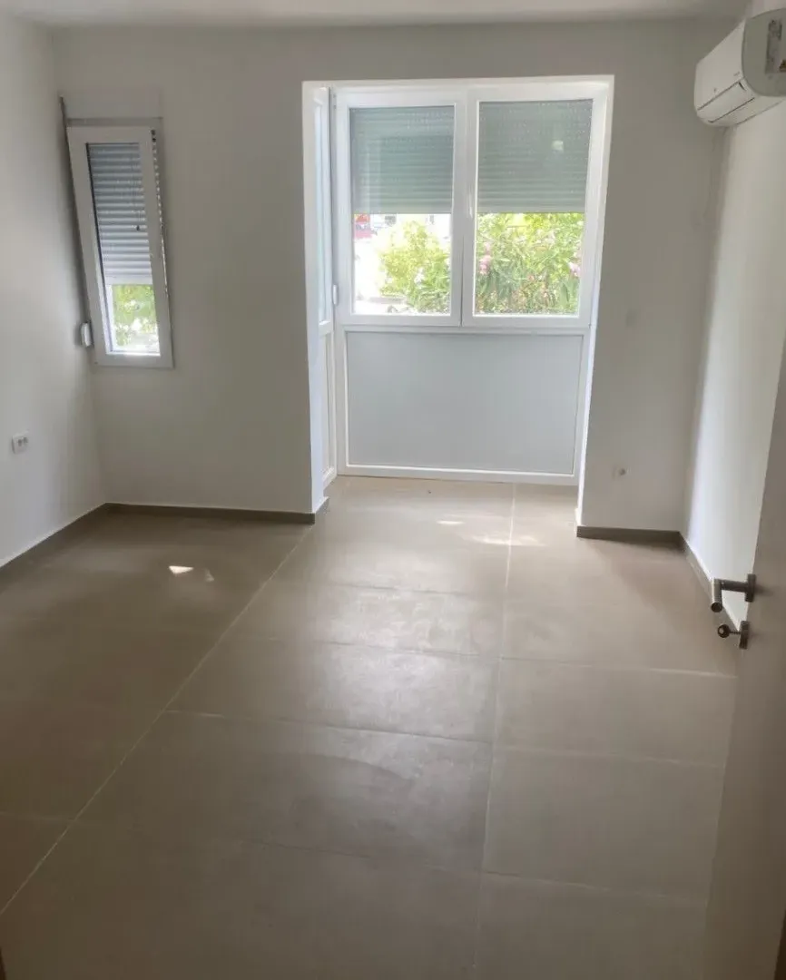 Izdavanje, poslovni prostor, 66m², Preko Morače, Podgorica