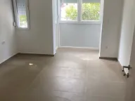 Izdavanje, poslovni prostor, 66m², Preko Morače, Podgorica - image 1