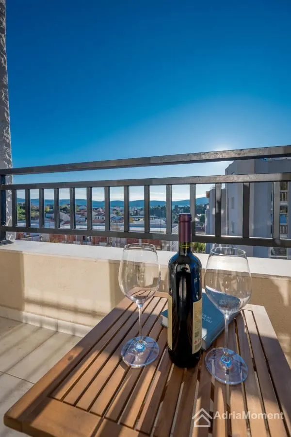 Sale, two bedroom apartment, 63m², Centar, Tivat