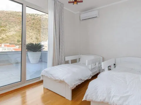 Sale, three bedroom apartment, Bečići, Budva - image 5
