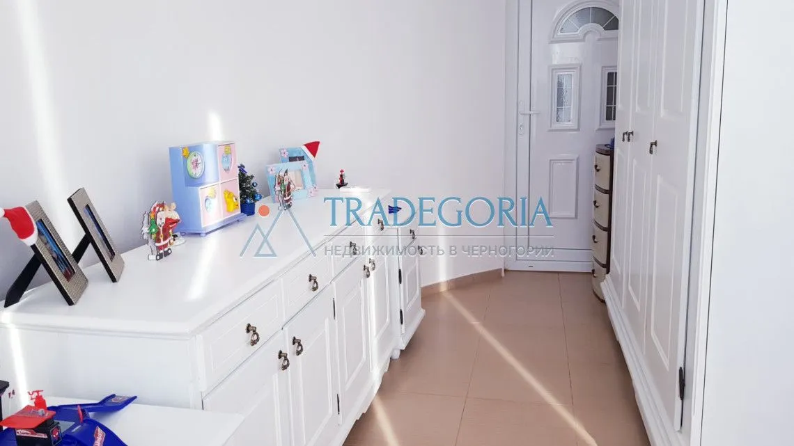 Prodaja, trosoban stan, 104m², Dobra Voda, Bar