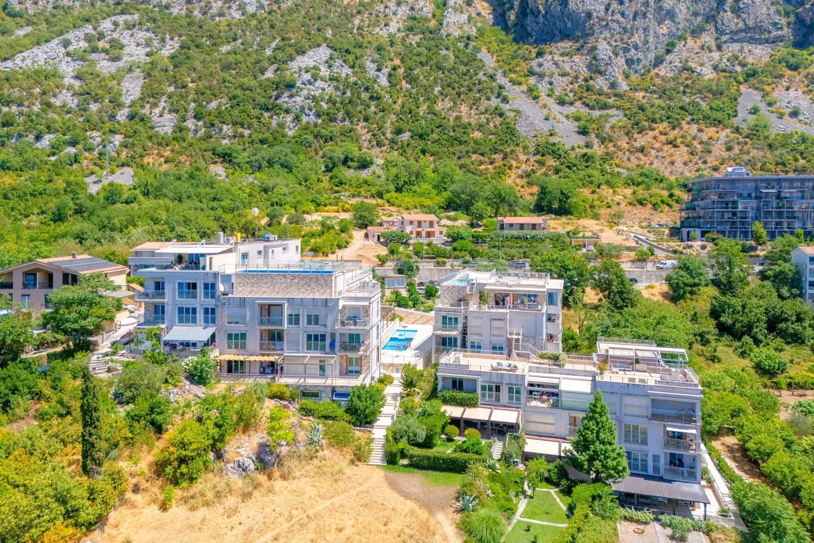 Prodaja, jednosoban stan, 50m², Dobrota, Kotor