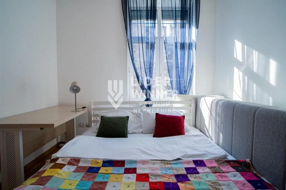 Izdavanje, četvorosoban stan, 130m², Stari Grad, Beograd