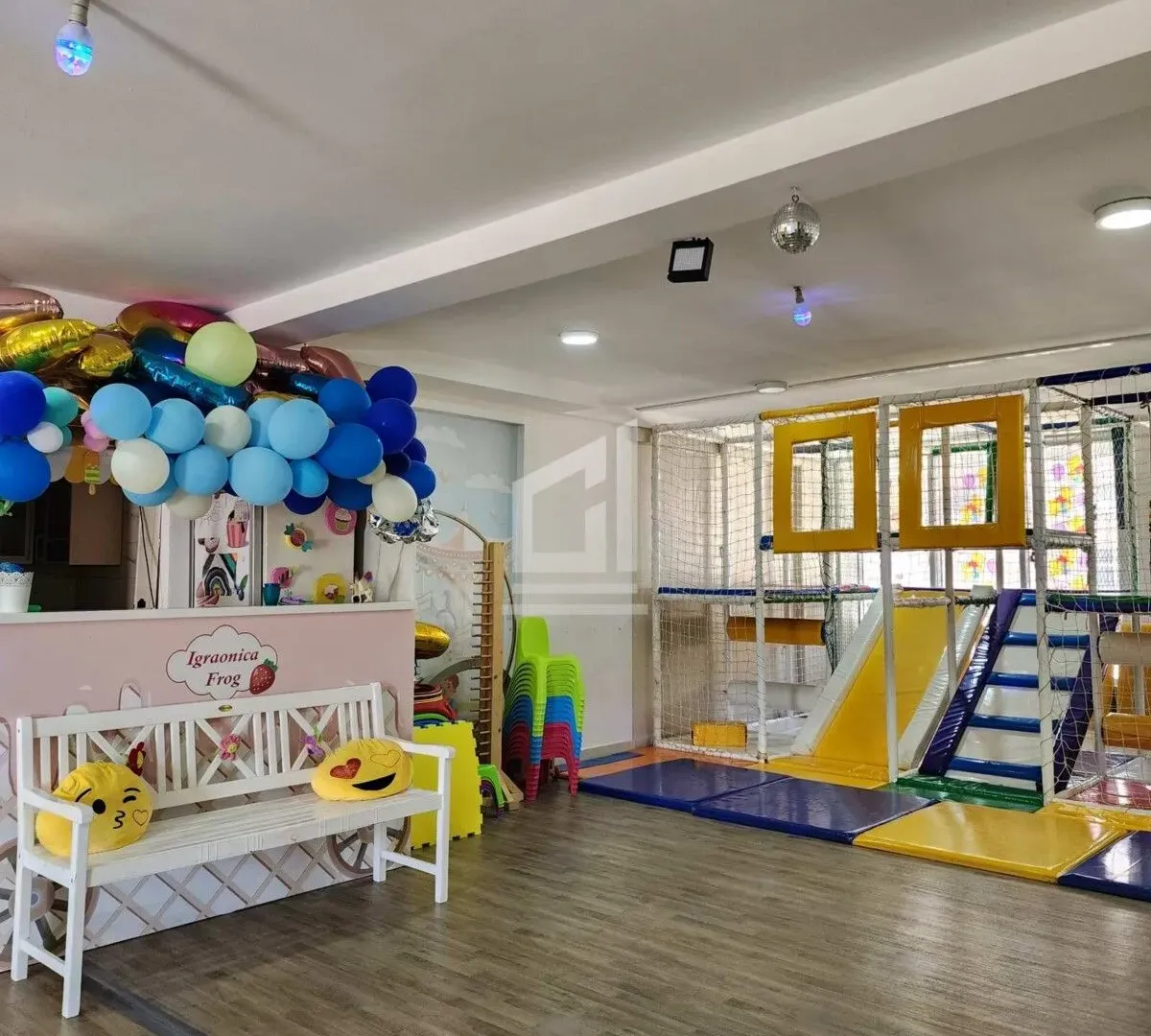 Rent, office space, 87m², Krivi Most, Podgorica