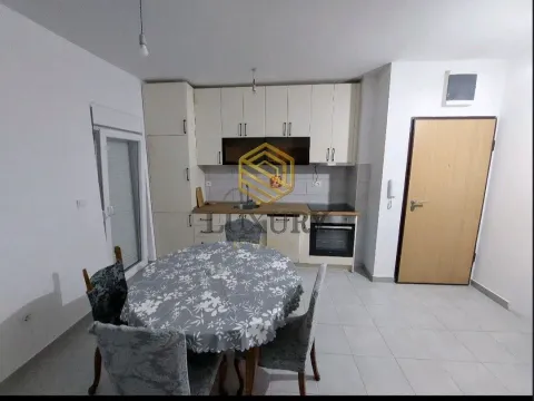 Rent, two bedroom apartment, 64m², 1 maj, Podgorica - image 4