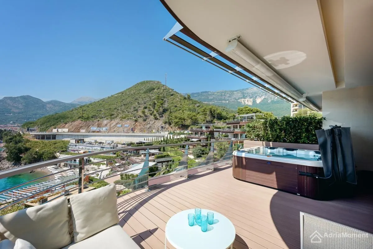 Sale, two bedroom apartment, 156m², Centar, Budva